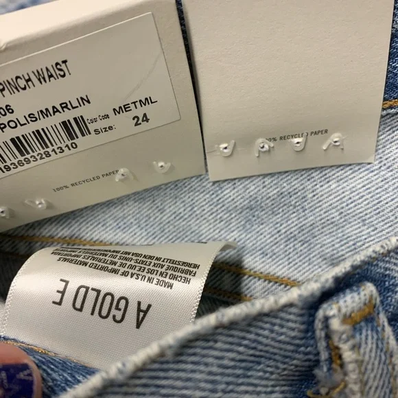 AGOLDE  90’s pinch waist pieced  jeans new with tags size 24 - Picture 13 of 13